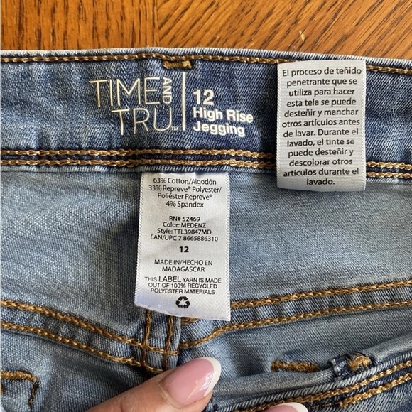 Time and Tru Women's Blue Jeggings, Size 12 - Picture 5 of 5